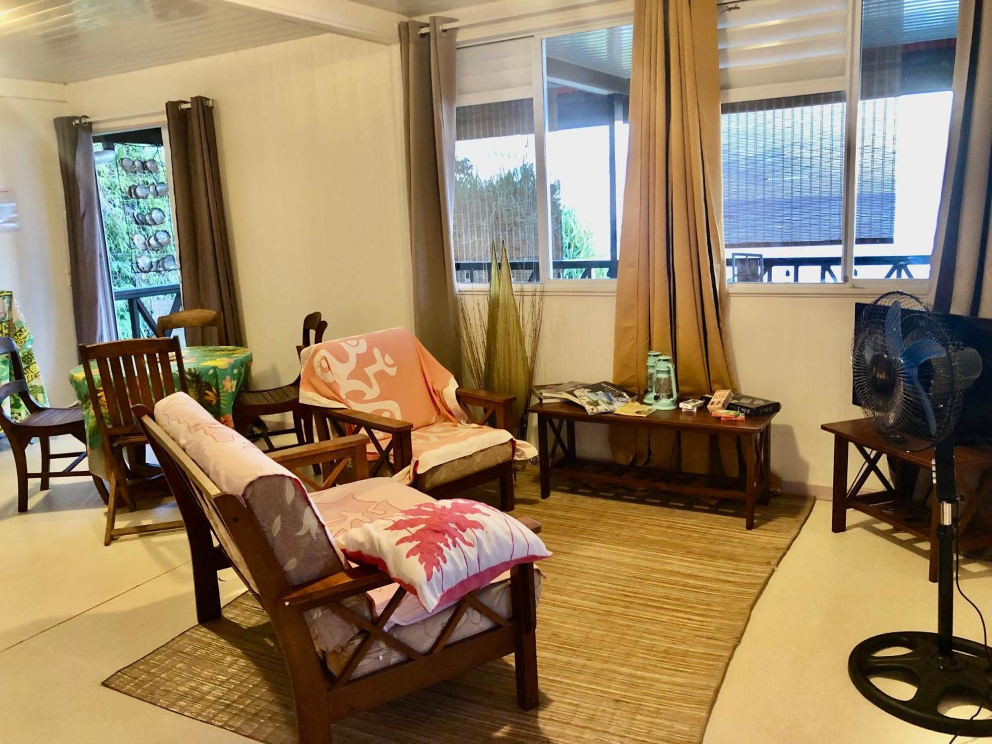 Fare Mirimiri Villa อุตูโรอา ภายนอก รูปภาพ